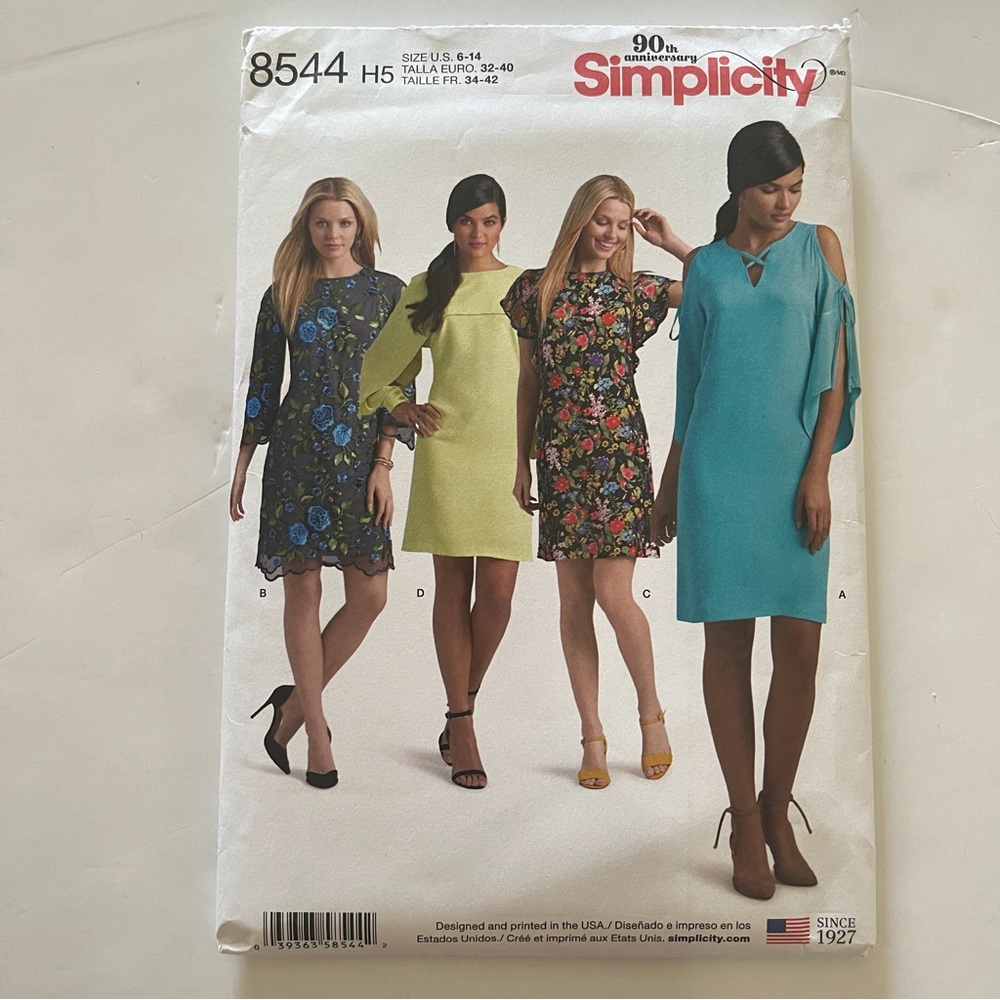 Simplicity 8544 Misses’/misses’ Petite Dresses